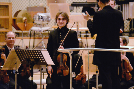 Jakob Lehmann (Violine) mit dem Landesjugendorchester