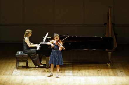 Dana Sturm - Klavier, Isabelle Hengartner - Violine
