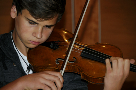 Leon Schmuckert (Violine) 