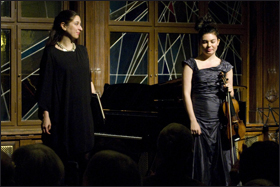 Karine Gilanyan, Klavier und Romina Bernsdorf, Violine